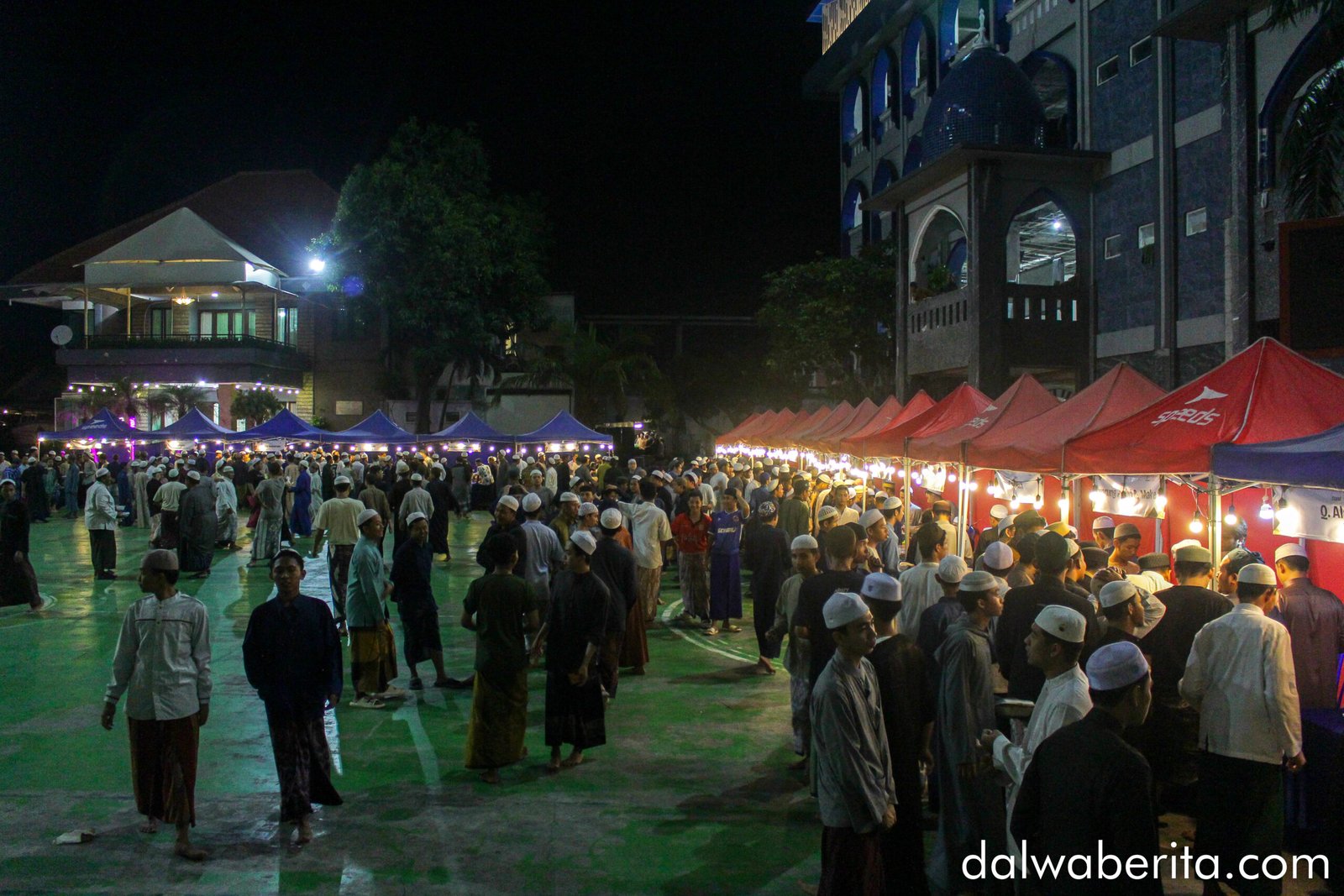 Ilutrasi Bazar Muharram Dalwa