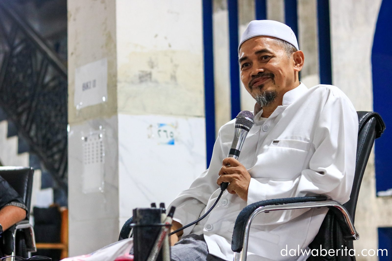 Potret Ustadz Hasan Basri saat mengisi seminar pelatihan mengajar 