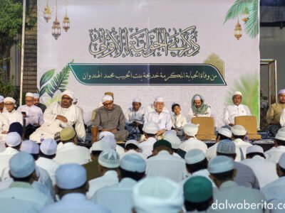 Ilustrasi peringatan Haul Pertama Hubabah Khadijah di lapangan utama Ponpes Dalwa