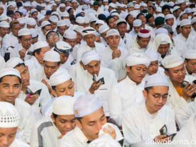 Ilustrasi pembacaan doa awal dan akhir tahun Islam