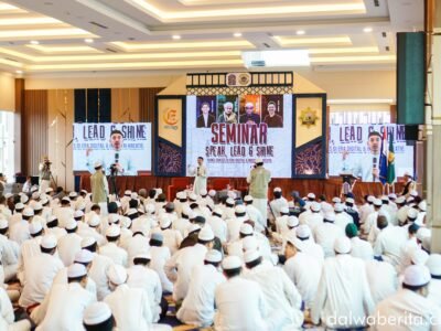 Seminar Speak, Lead & Shine UKM Fokus x UKM Thema UII Dalwa