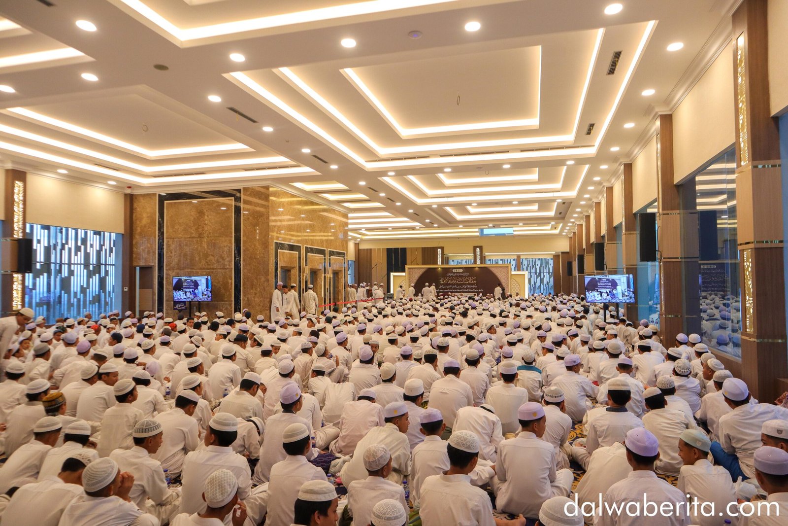 Acara buka bersama Asyura dan Haul di Auditorium Mabna Abuya Hasan