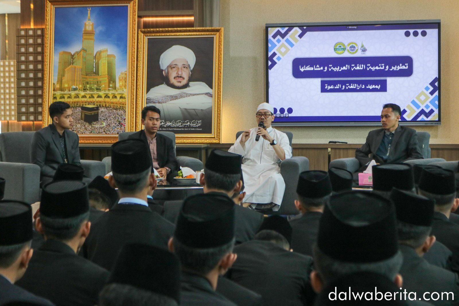 Ustadz Makky Lazuardi pada Studi Banding Gontor ke Dalwa