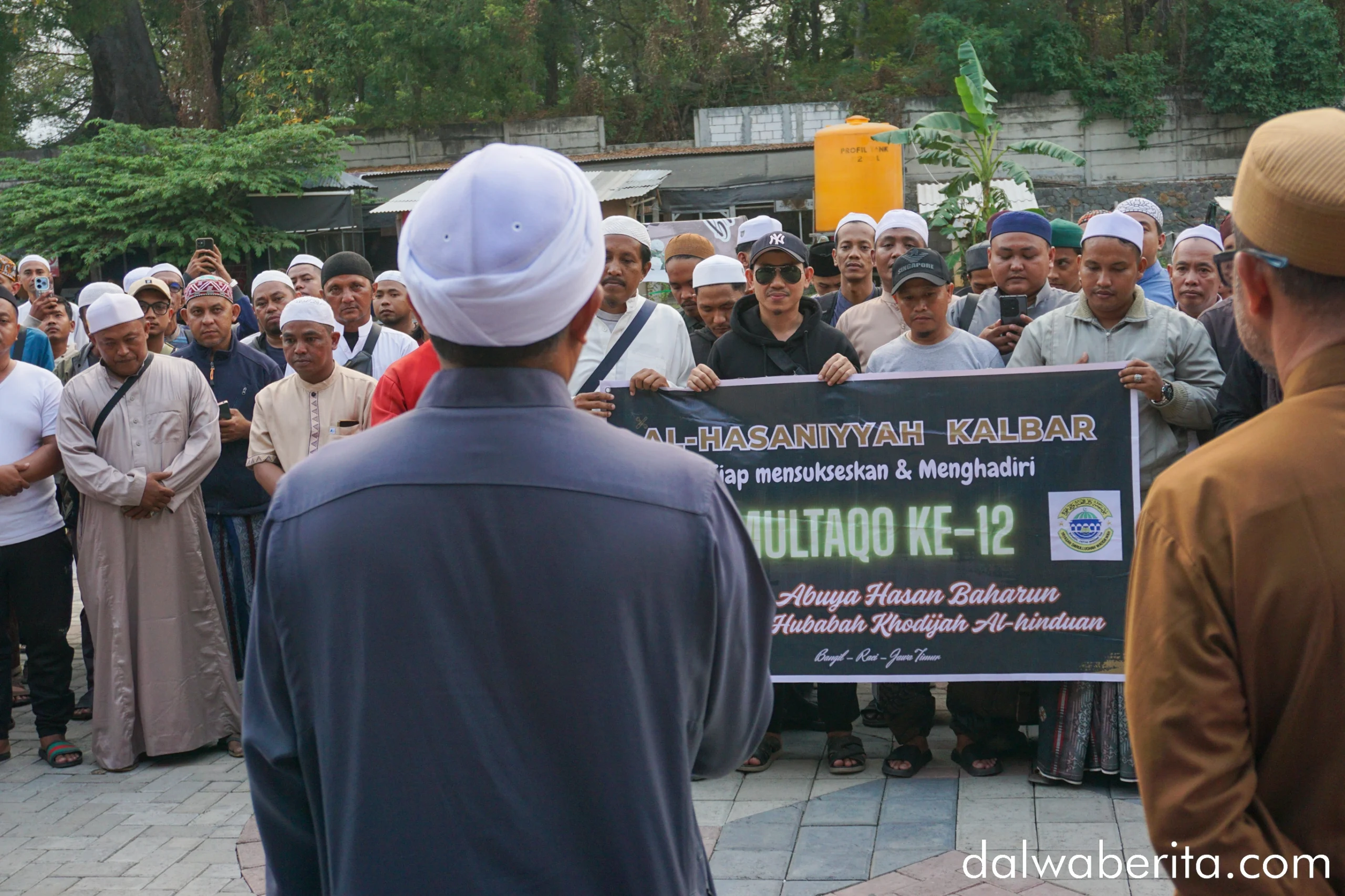 Abuya Zein menyambut rombongan Pontianak