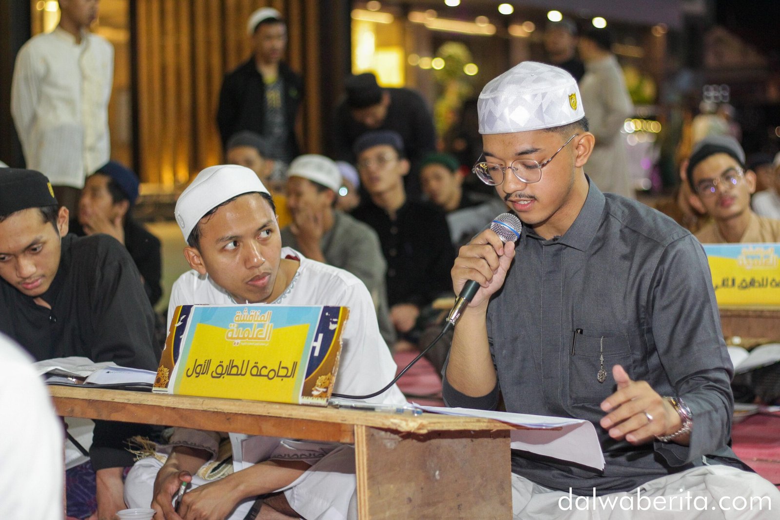 Pihak Kontra dalam Munaqasyah Ilmiah Bahasa Arab