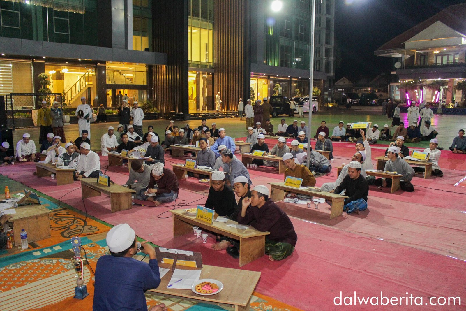 Munaqasyah Ilmiah Bahasa Arab Dalwa di Lapanan Utama 
