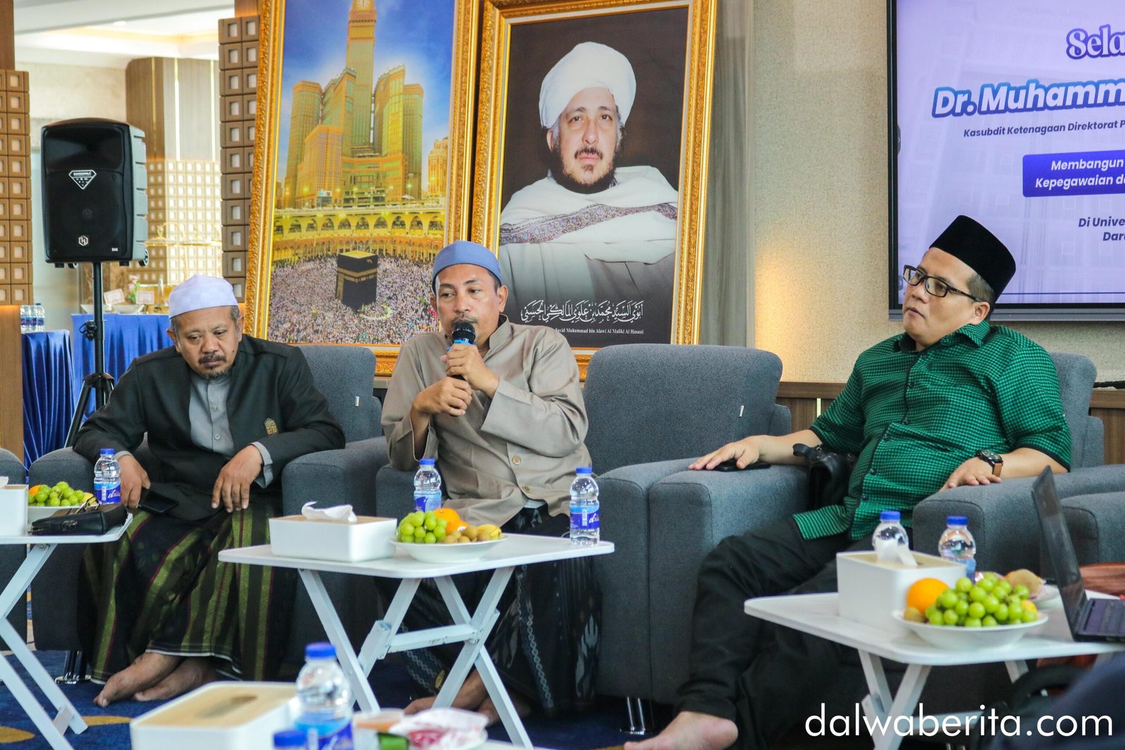 Wakil Rektor I, Dr. Sholahudin Hasyim 