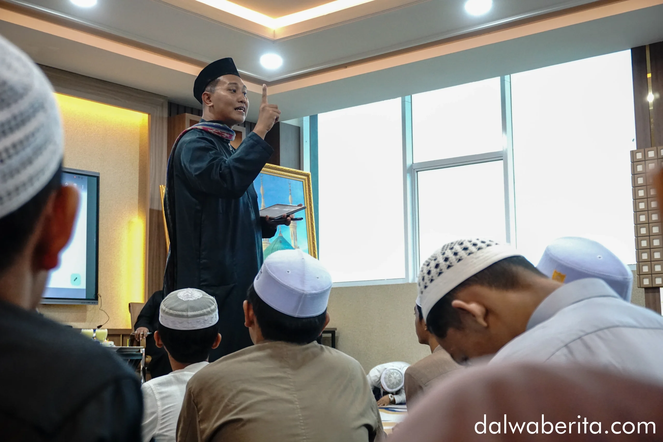 Rakai Hino Galeswangi pada seminar kebangsaan