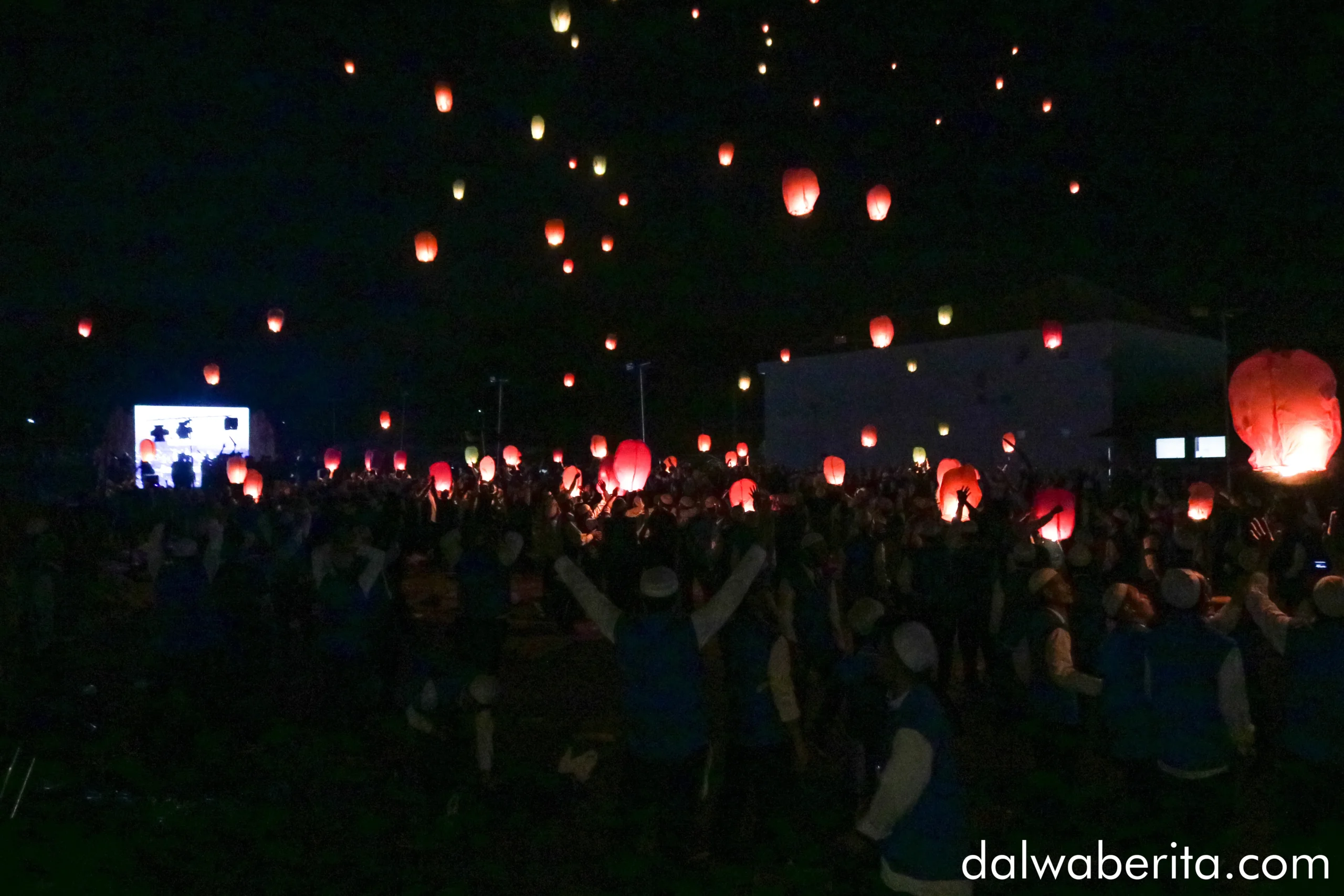 Penerbangan lampion menjadi penutupan secara simbolis PKKMB 2025