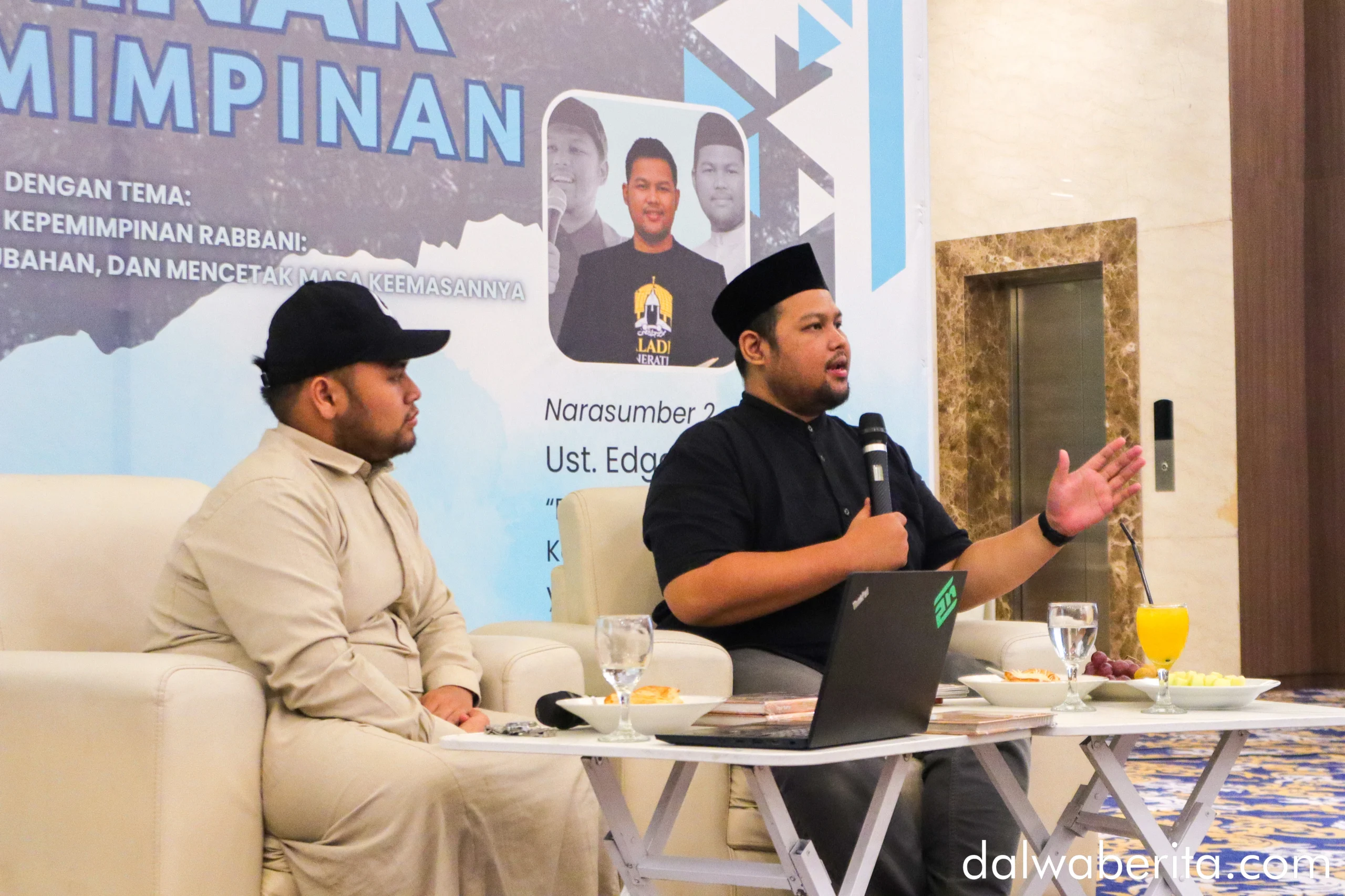 Edgar Hamas Pada seminar kepemimpinan Dalwa