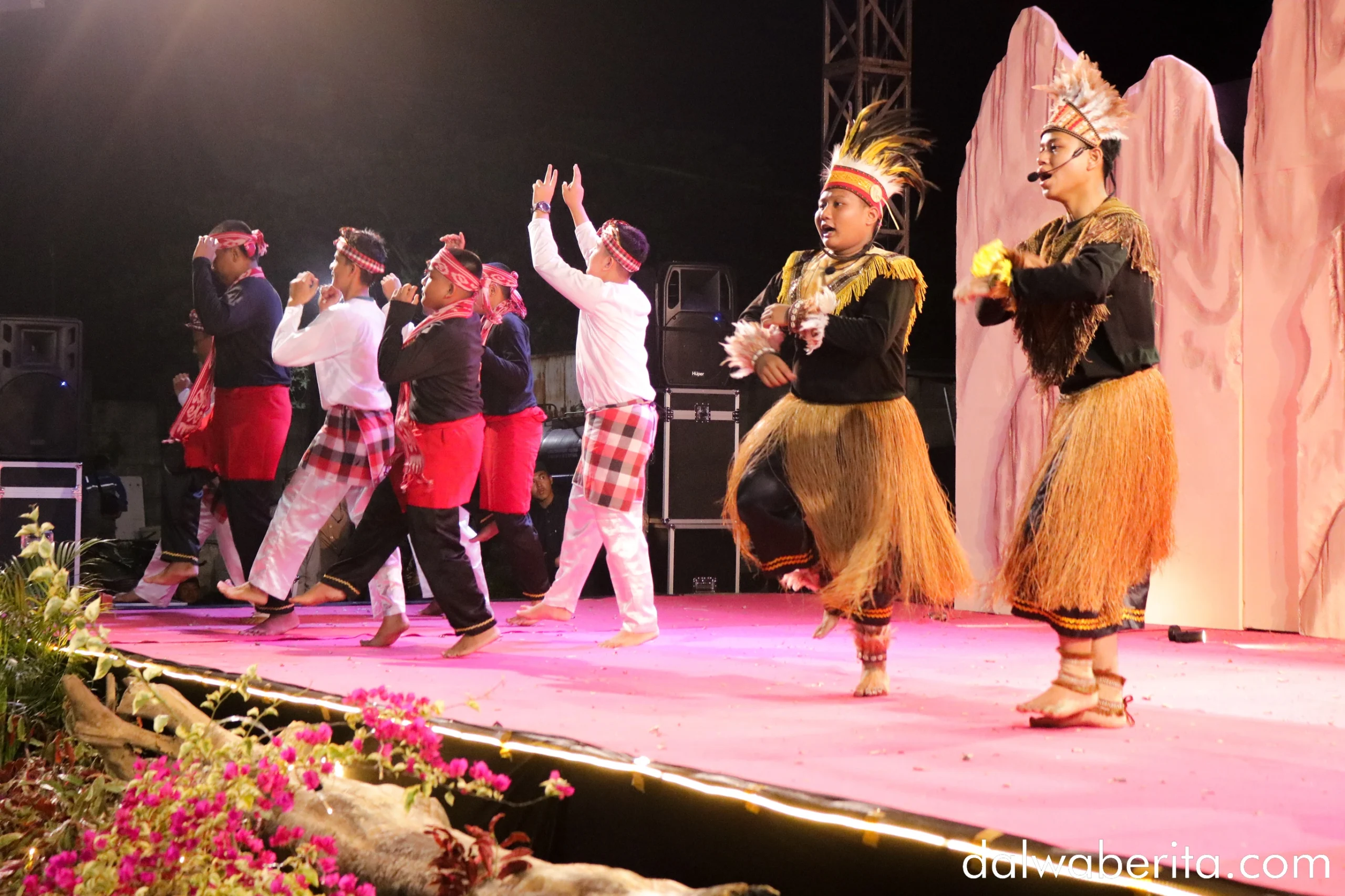 Penampilan dari Dalwa Seni Budaya