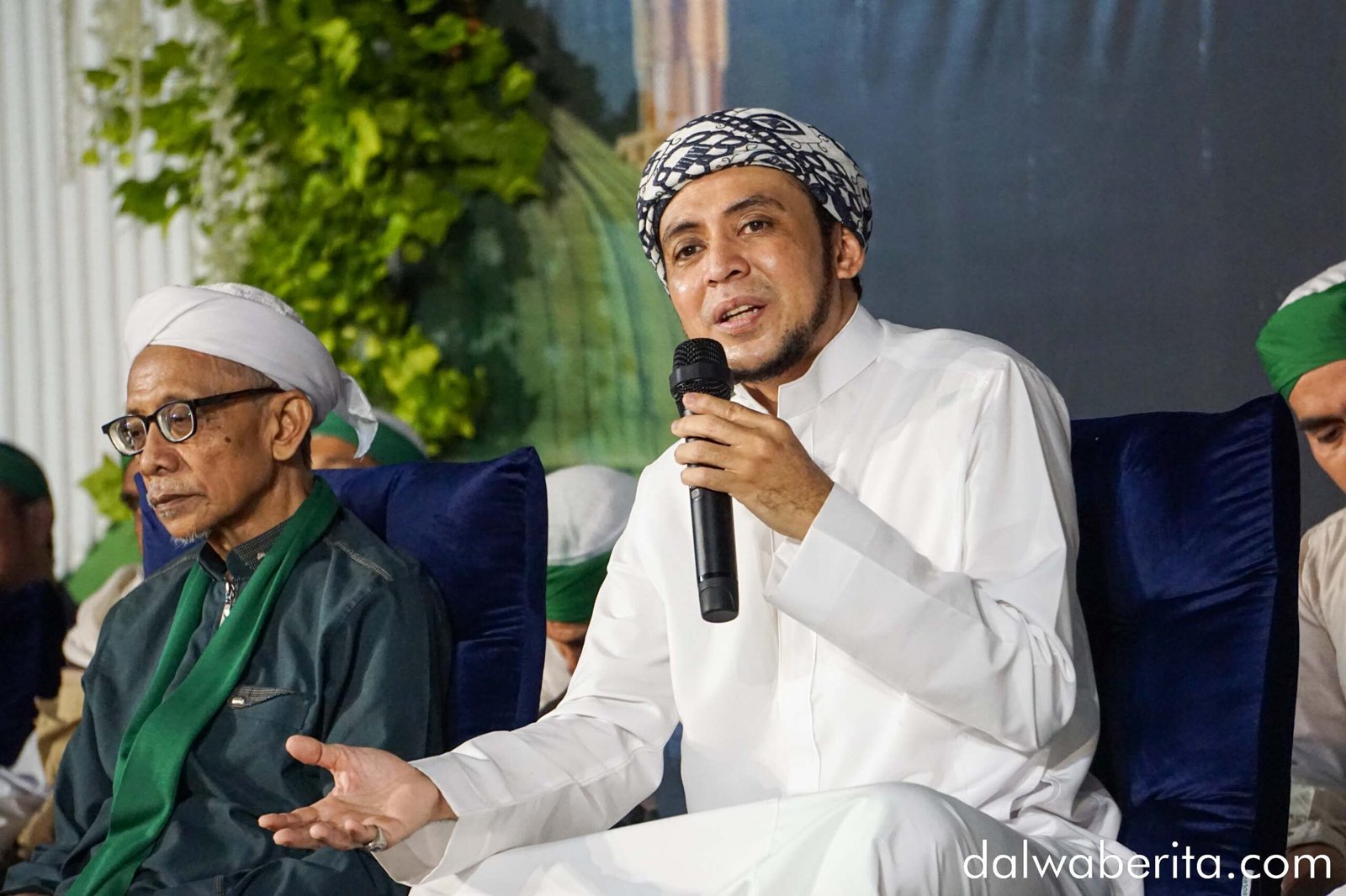 Al-Habib Ali Ridho bin Hasan Baharun Dalwa pada Maulid Akbar Dalwa
