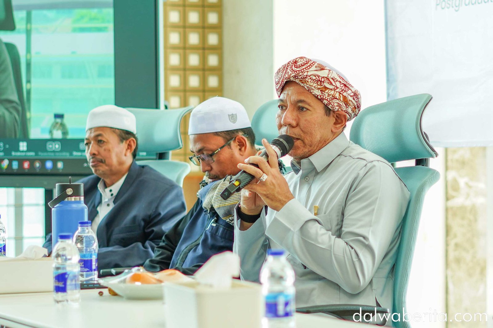Sambutan Rektor UII Dalwa, Dr. Al-Habib Segaf bin Hasan Baharun, M.H.I.