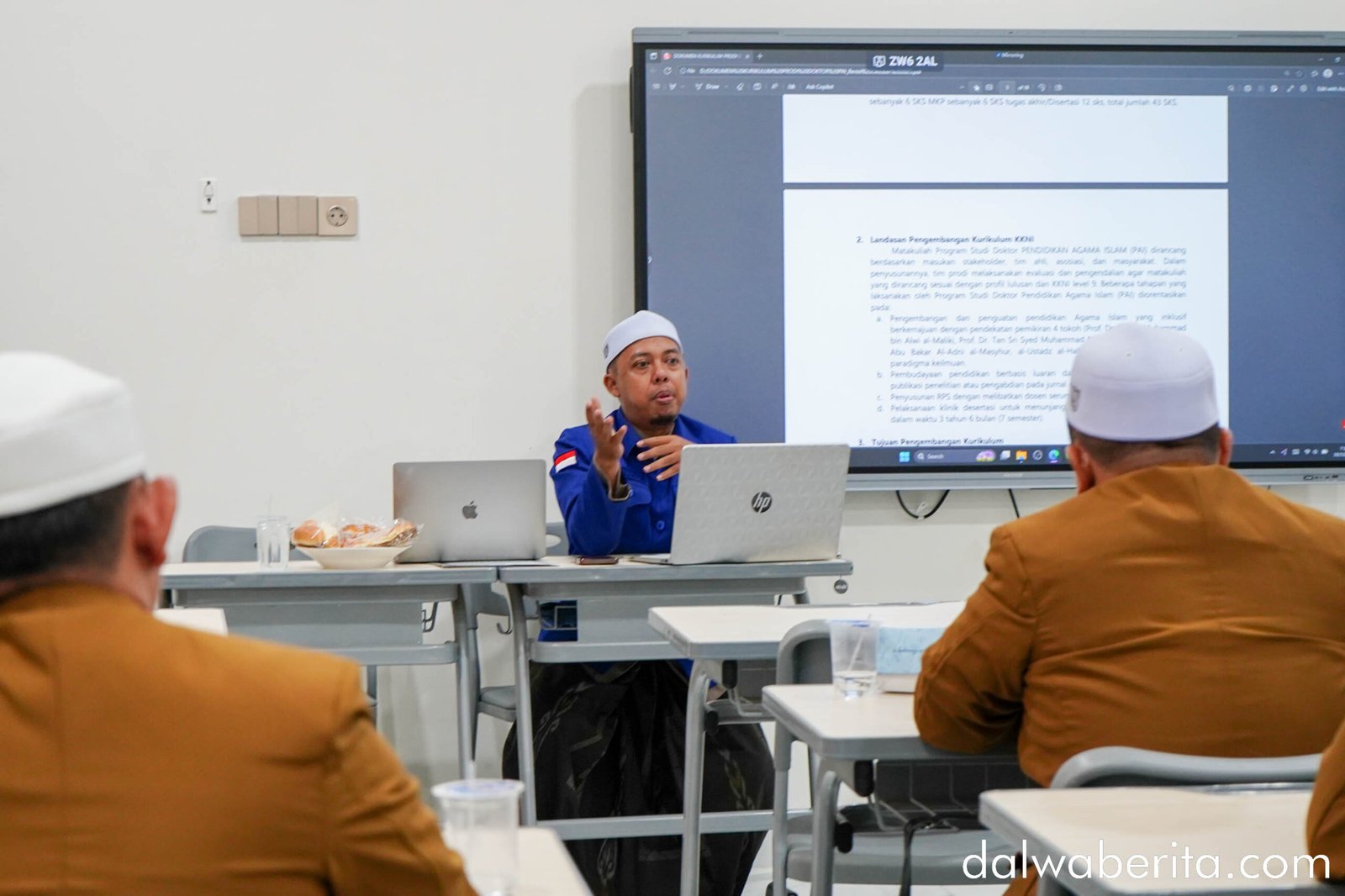 Pemaparan Materi oleh Kaprodi kepada para mahasiswa baru pascasarjana 