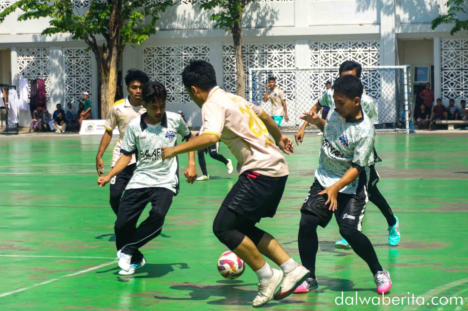 Pertandingan Persahabatan Sepak Bola antara Dalwa FC dan Salafiyyah FC