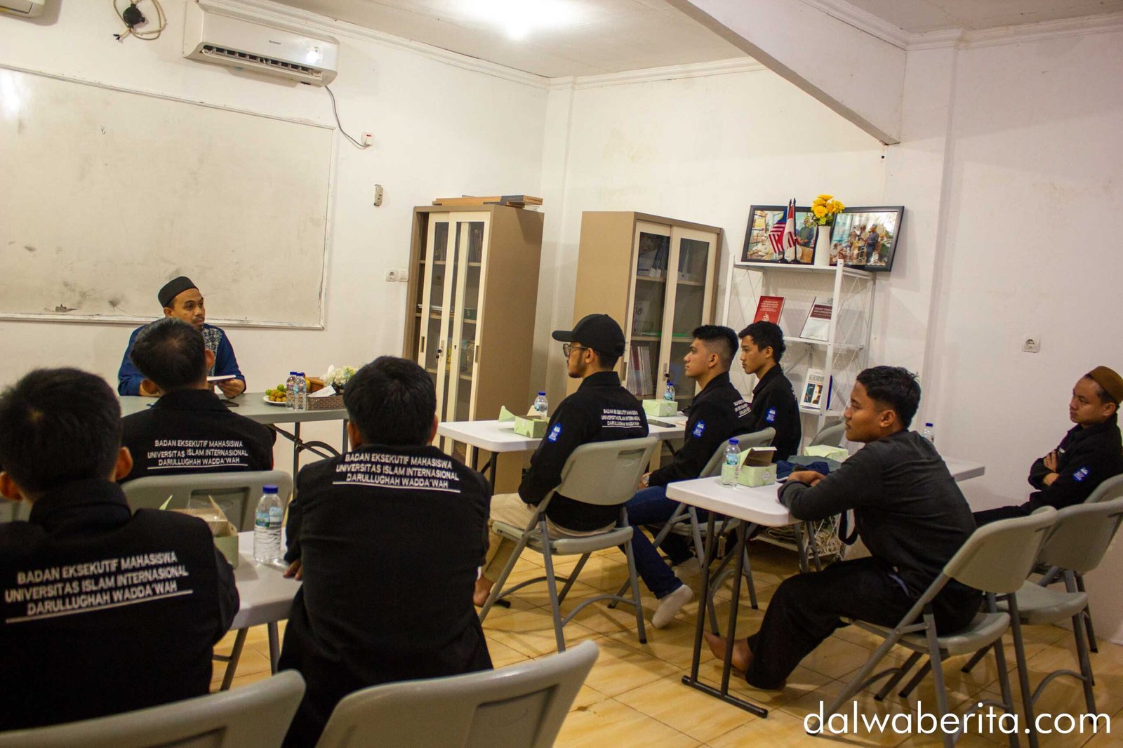 Obrolan Literasi antara BEM UII Dalwa bearsama Pondok Pesantrean At-Taqwa, Ustadz Muhammad Ardiansyah, M.Pd.,