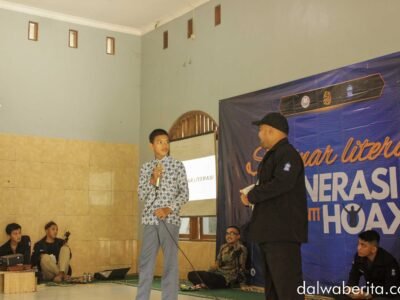 Seminar Literasi BEM UII Dalwa