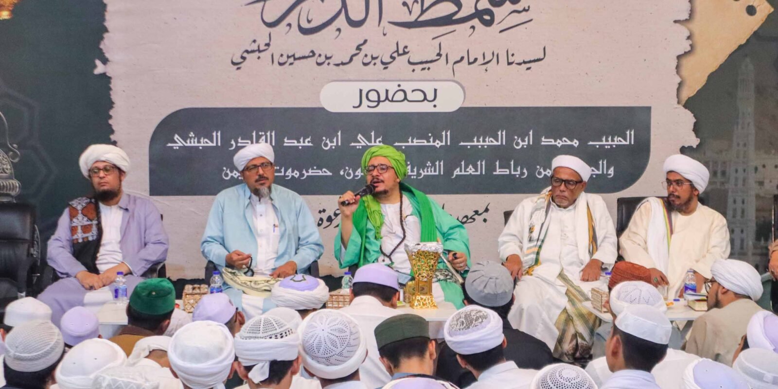 Cicit Pengarang Simthudduror Hadir Bawa Ijazah dan Wasiat untuk Santri Dalwa