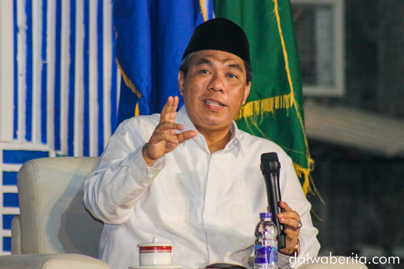 KH Zulfa Mustofa pada Seminar Hari Santri Nasional 2025
