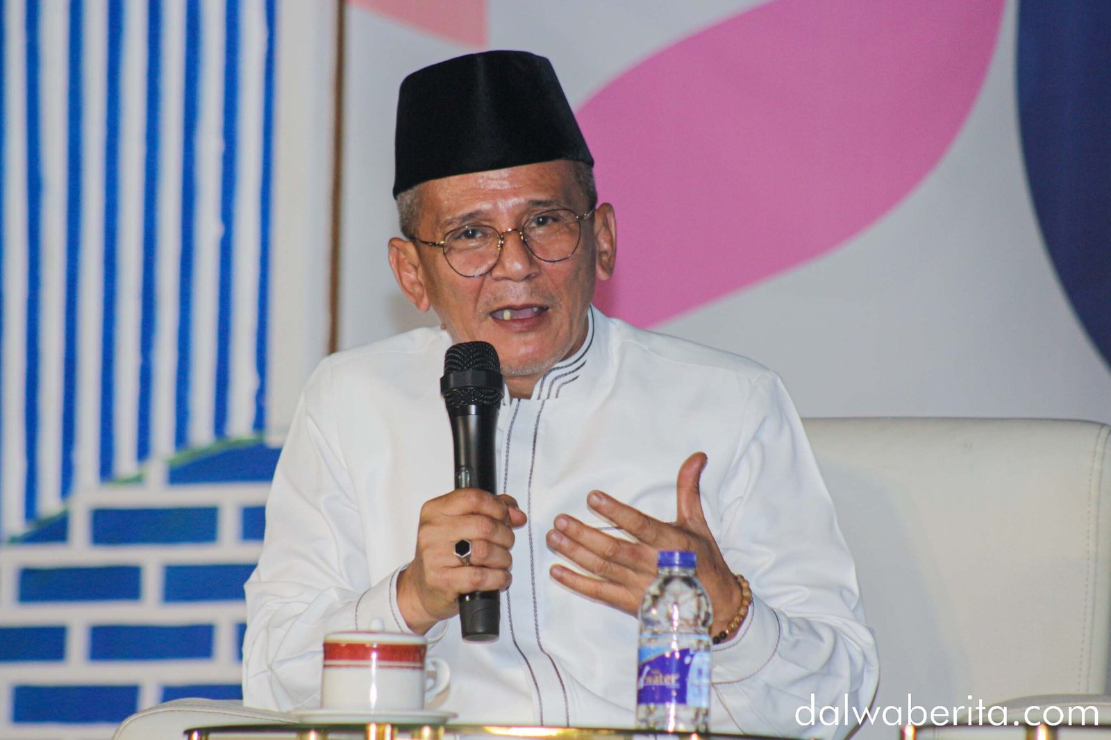 K.H. M. Shobih Asrori, pada Seminar Hari Santri Nasional 2025